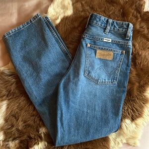Wrangler - Wild West 603 High Rise Straight - size 25 x 28